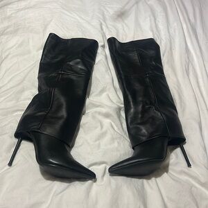 Steve Madden black knee high boot! Great addition to a fall collection!